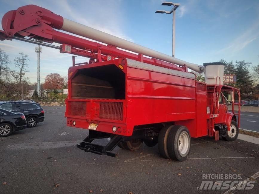 International 4700 Platforme aeriene montate pe camion