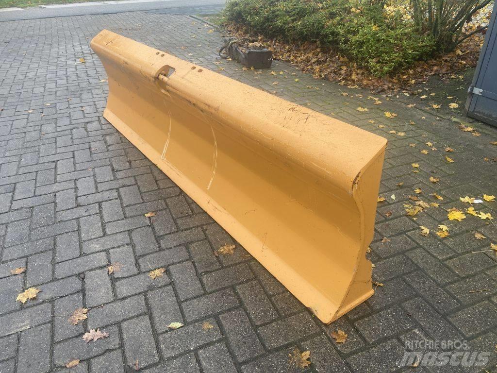 CASE DOZER BLADE Lame