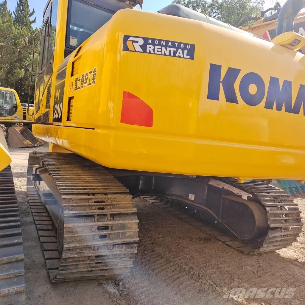 Komatsu PC 200 Excavatoare pe șenile
