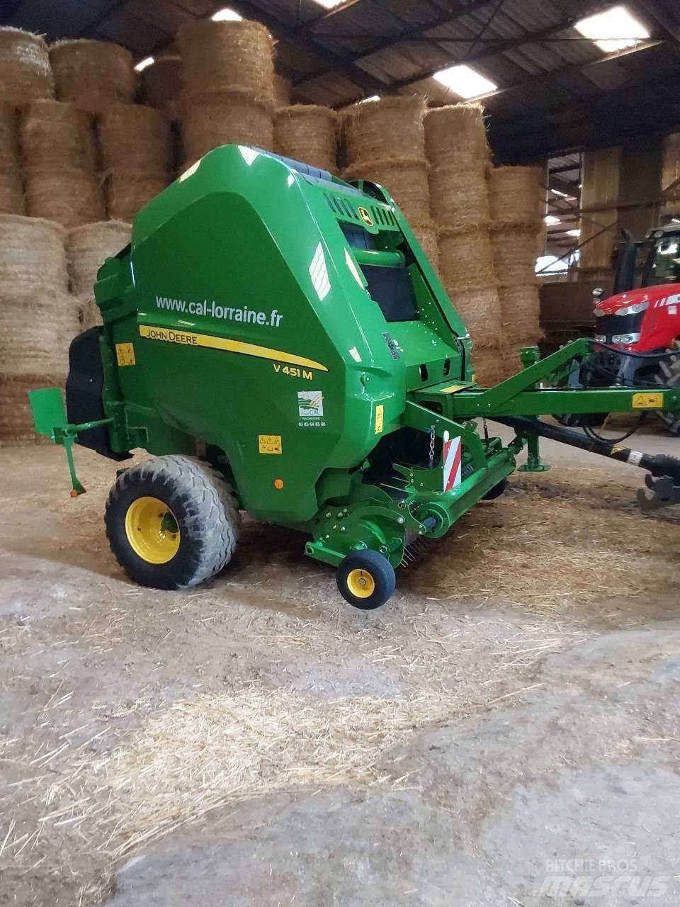 John Deere V 451 M Masina de balotat cilindric