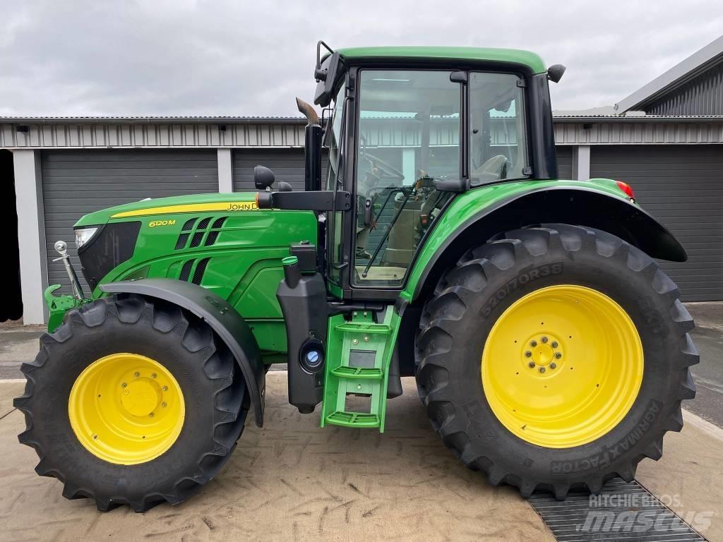 John Deere 6120 M Tractoare