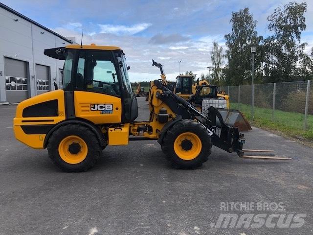 JCB 407 Incarcator pe pneuri