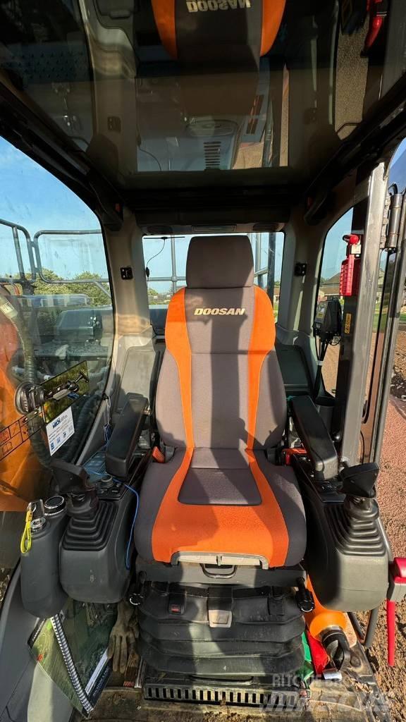 Doosan DX140LC-5 Excavatoare pe șenile
