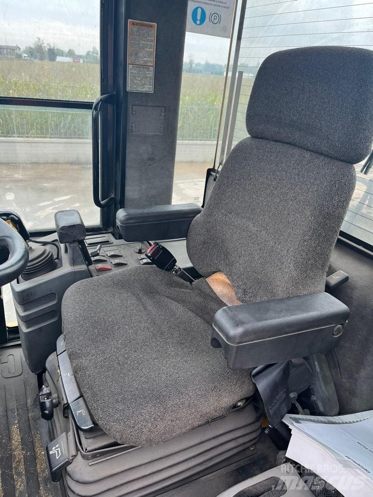 CAT 928 G Incarcator pe pneuri