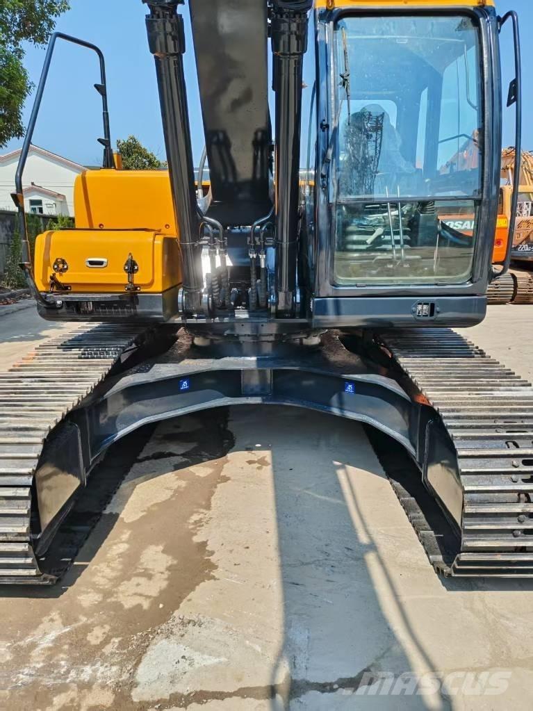 Hyundai R220LC-9S Excavatoare pe șenile
