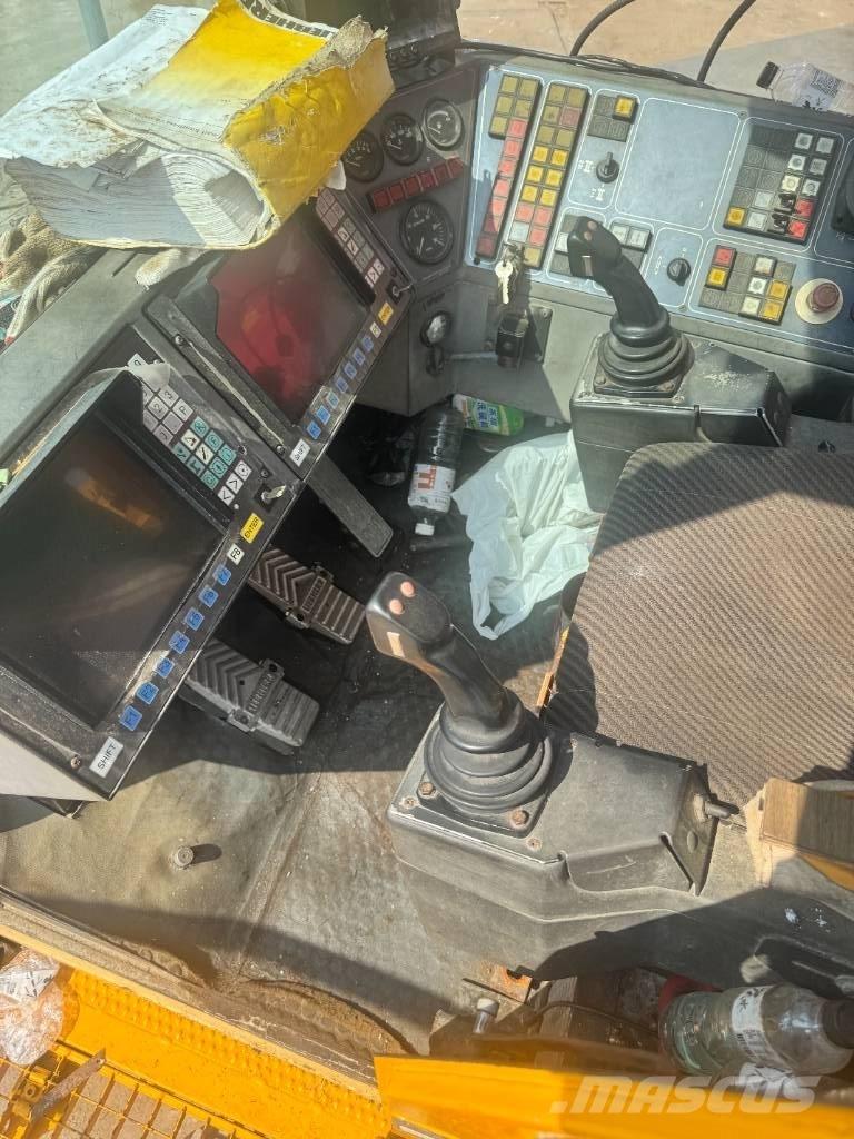Liebherr LR 1400-2 Macarele