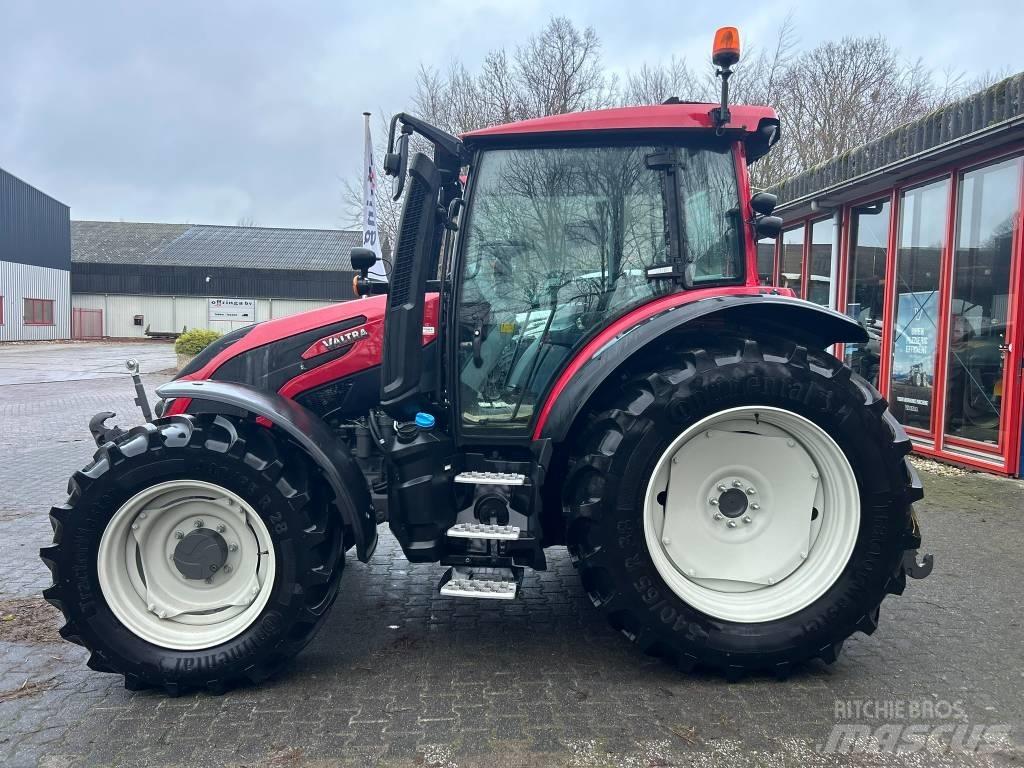 Valtra G 115 Active Tractoare