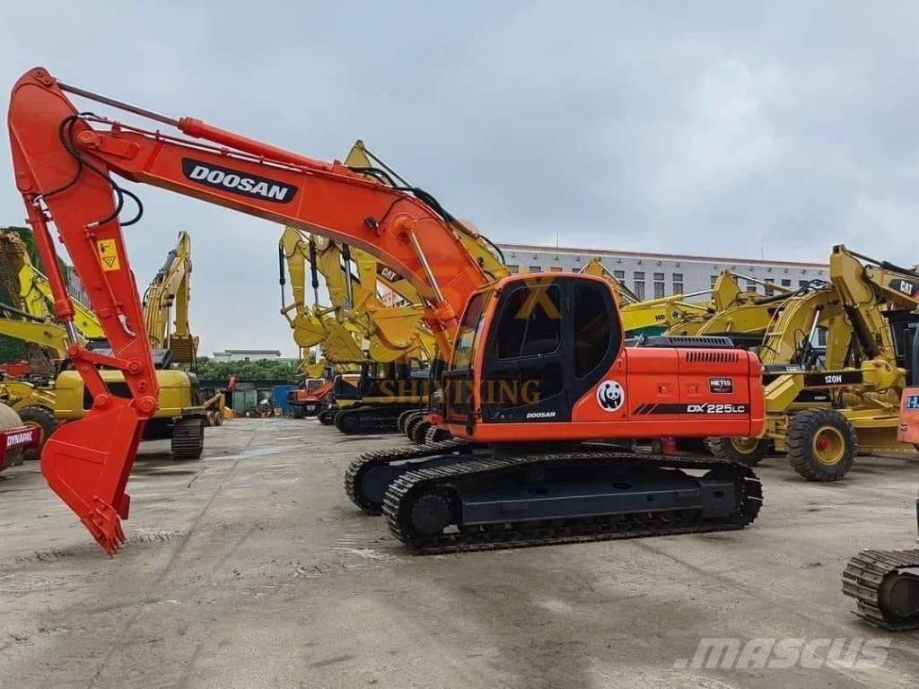 Doosan DX 225 LC Excavatoare pe șenile
