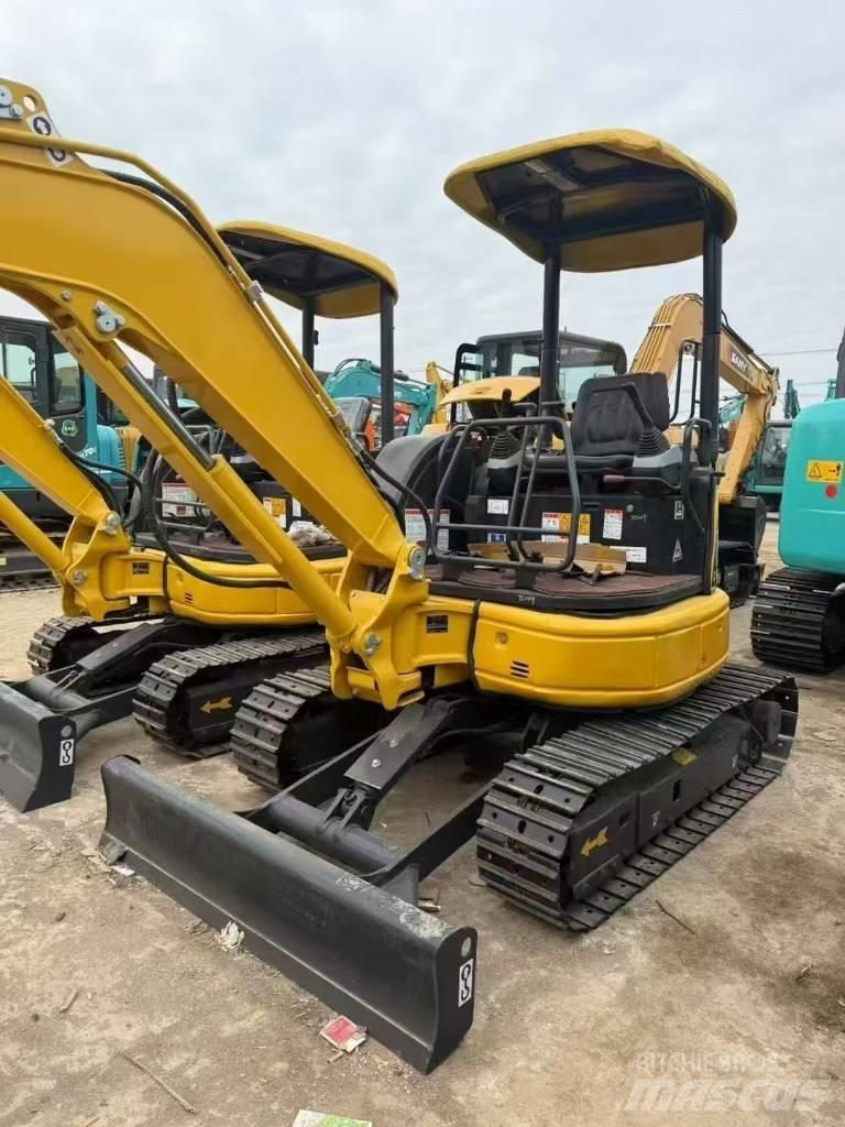 Komatsu 30 Excavatoare pe șenile
