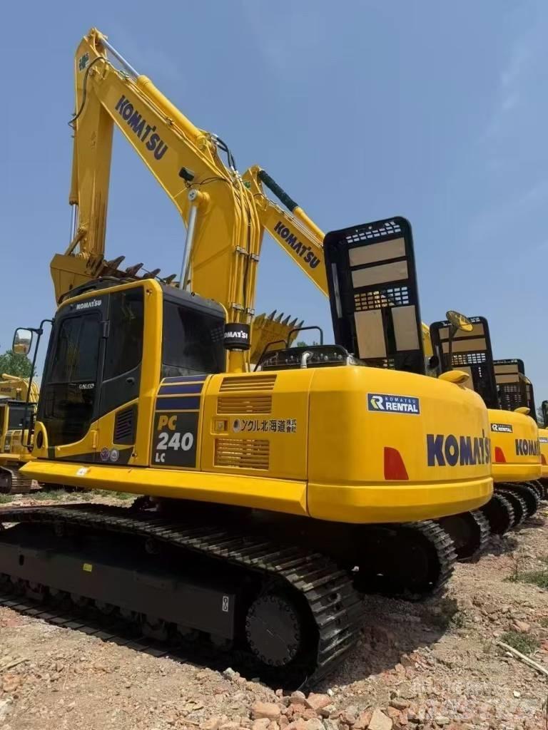 Komatsu 240LC-8 Excavatoare pe șenile
