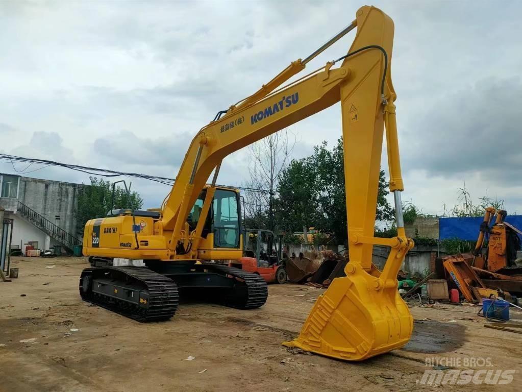 Komatsu PC 220-7 Excavatoare pe șenile
