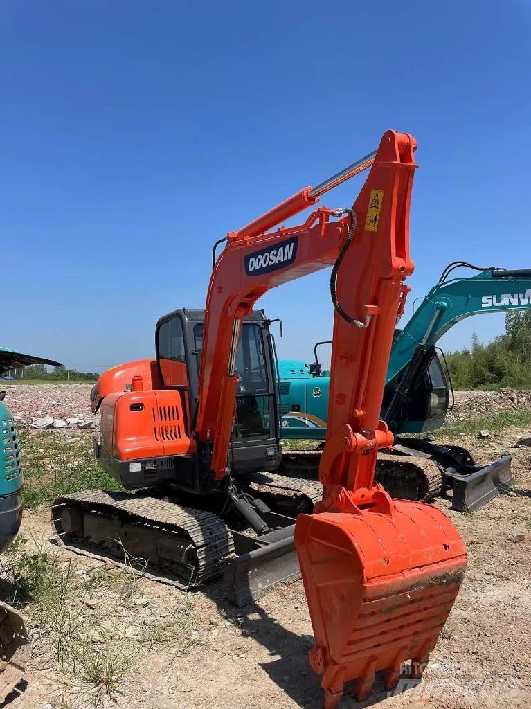 Doosan DX60 Excavatoare pe șenile
