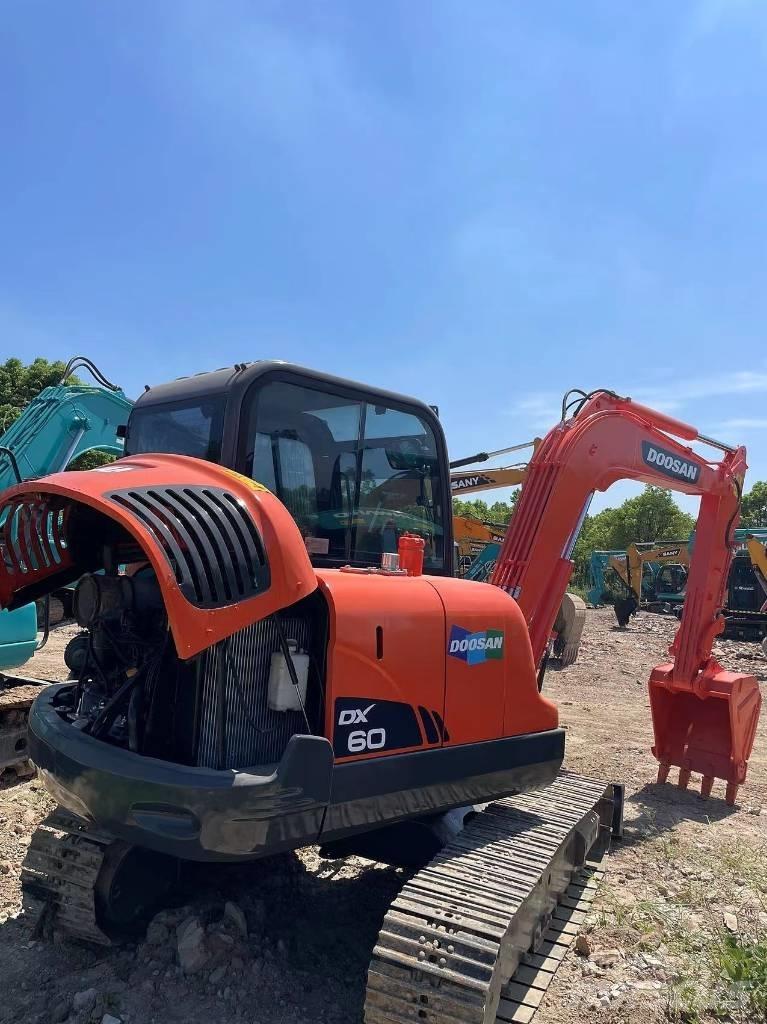 Doosan DX60 Excavatoare pe șenile
