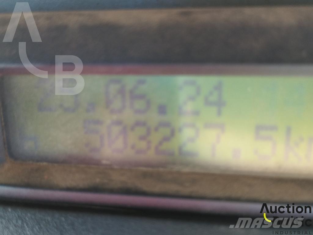 Iveco 260 E44 Autobasculanta