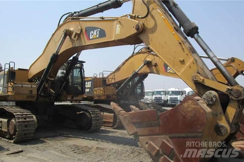 CAT 385C Mini excavatoare < 7t