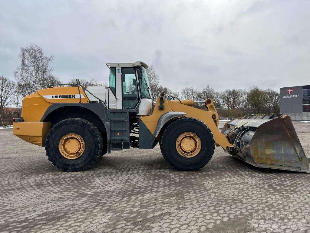 Liebherr 580 Incarcator pe pneuri