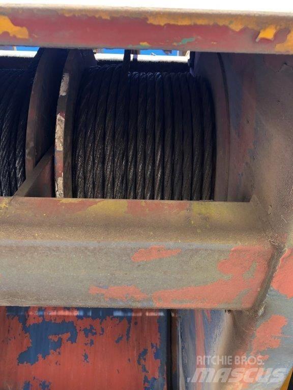 Kobelco RK 450 Macara teren accidentat