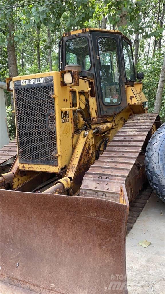 CAT D4H Buldozere pe senile