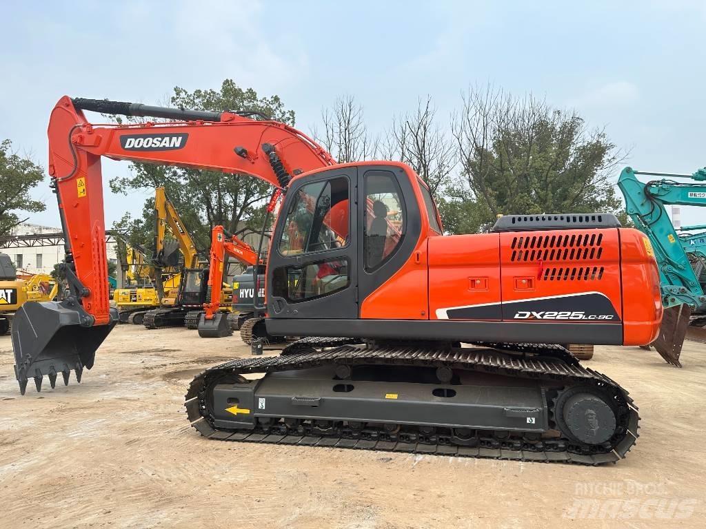 Doosan DX 225 LC-9 Excavatoare pe șenile
