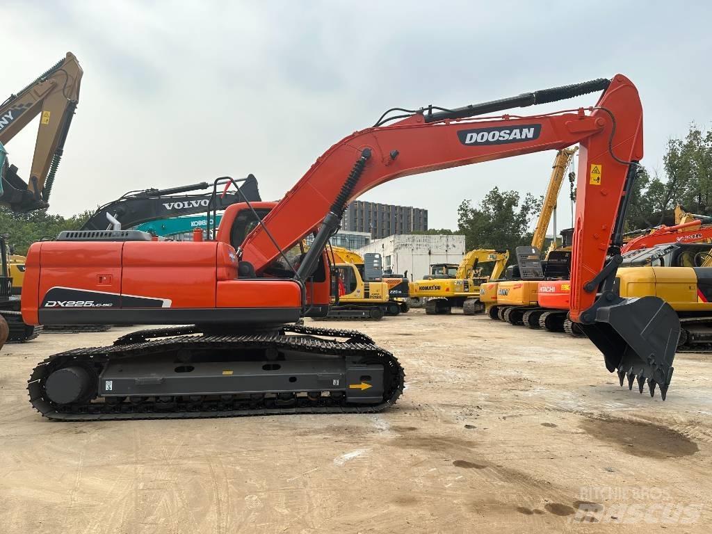 Doosan DX 225 LC-9 Excavatoare pe șenile
