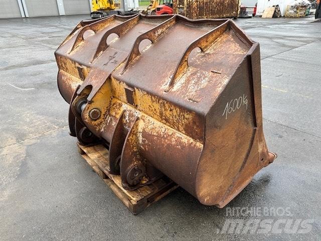 Liebherr LR 632 Pistoane
