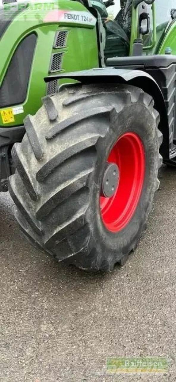 Fendt 724 vario Tractoare