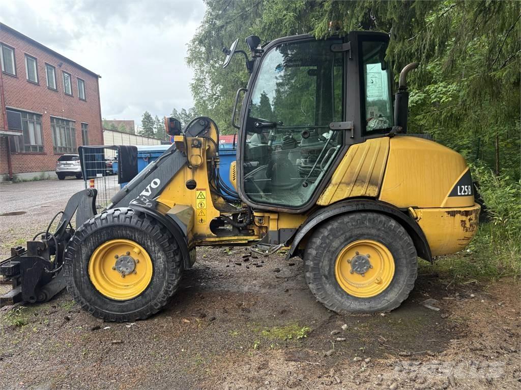 Volvo L 25 B Incarcator pe pneuri