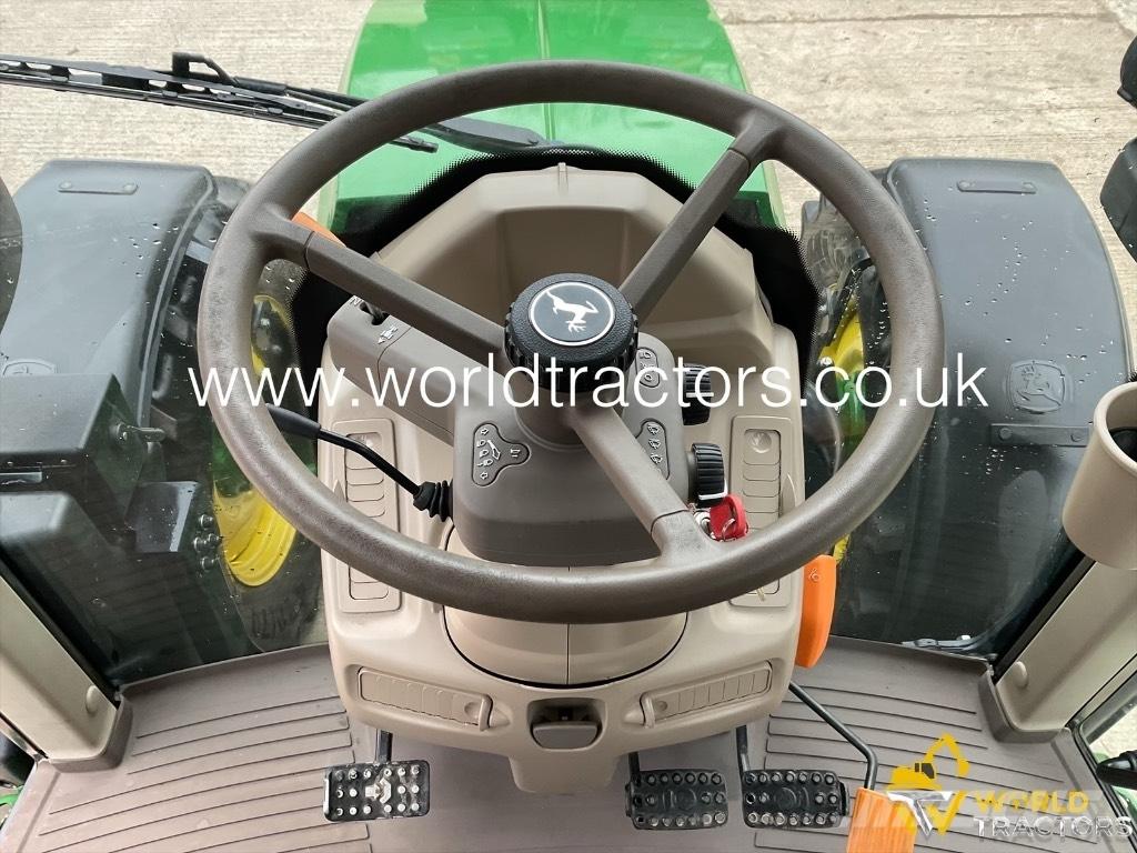 John Deere 6100 M Tractoare