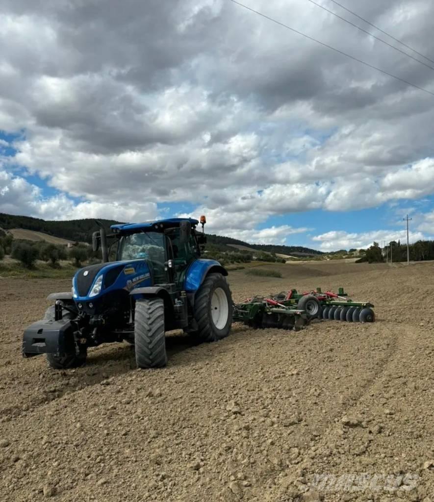 New Holland T 7.225 Tractoare