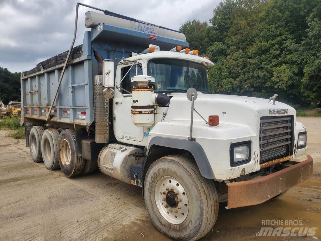 Mack RD688s Autobasculanta