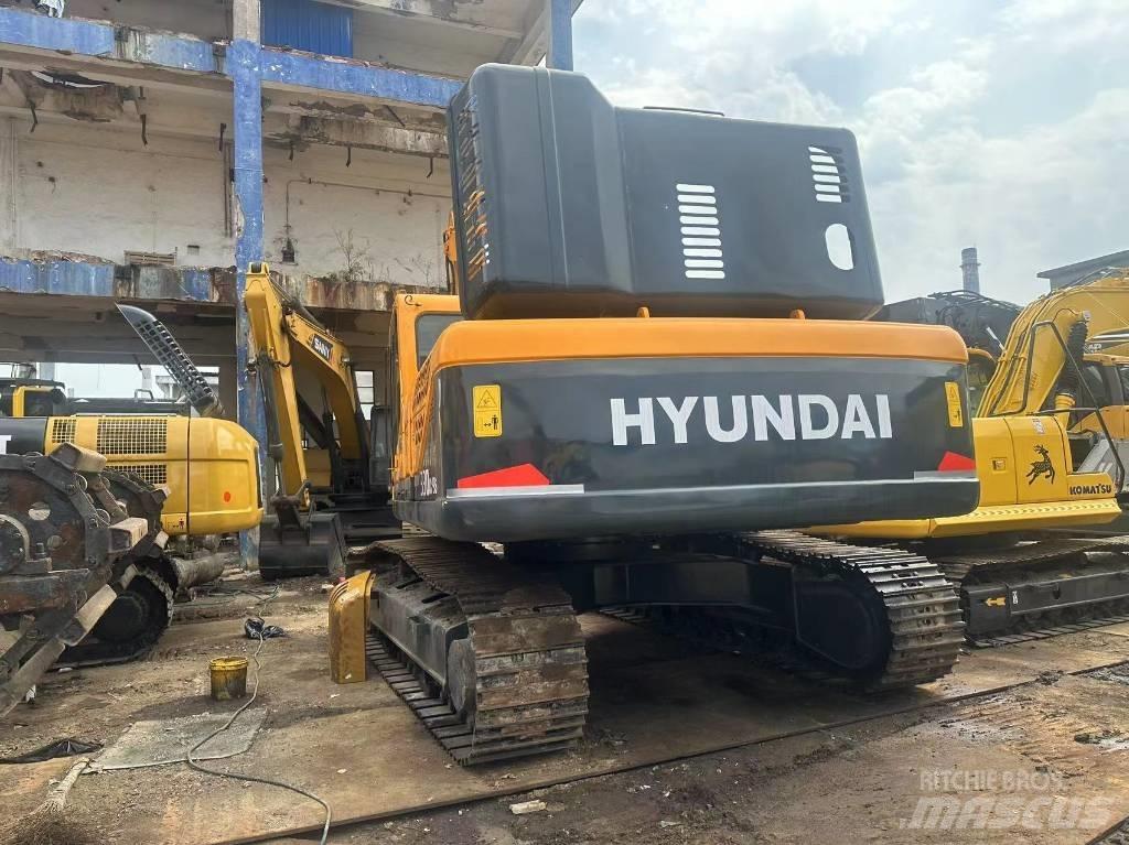 Hyundai 330-9S Excavatoare pe șenile
