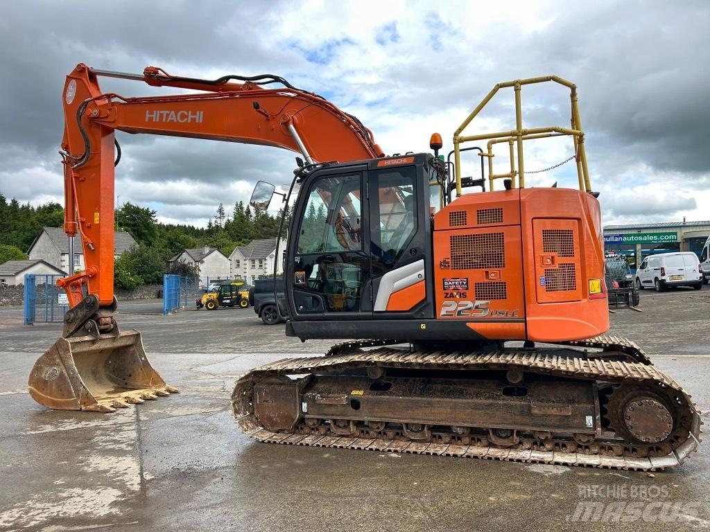 Hitachi ZX225 USLC-7 Excavatoare pe șenile
