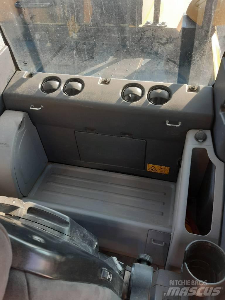 Komatsu PW180-11 Excavatoare cu roti
