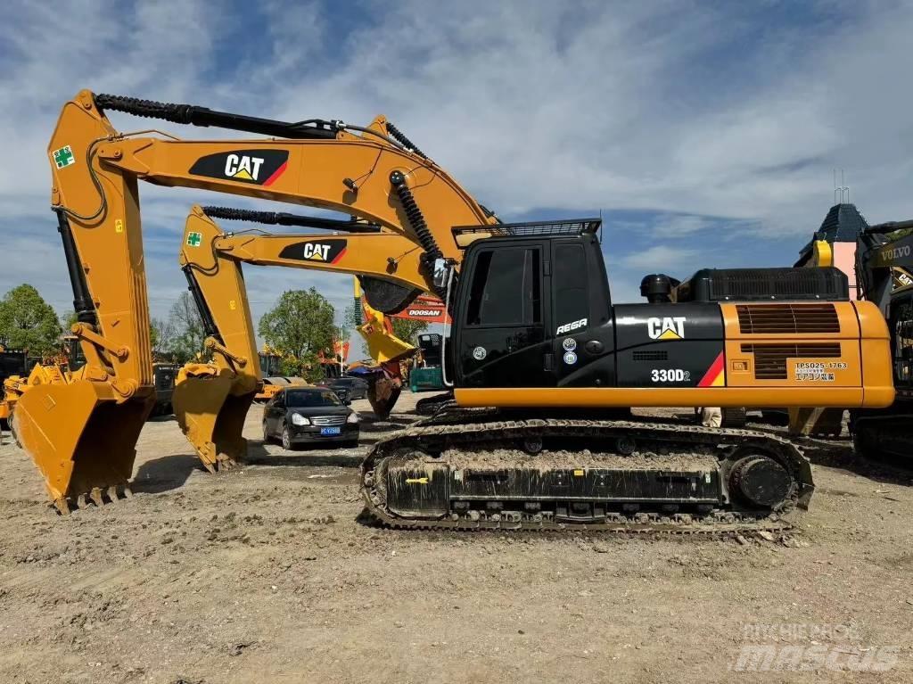 CAT 330 D2 Excavatoare 7t - 12t
