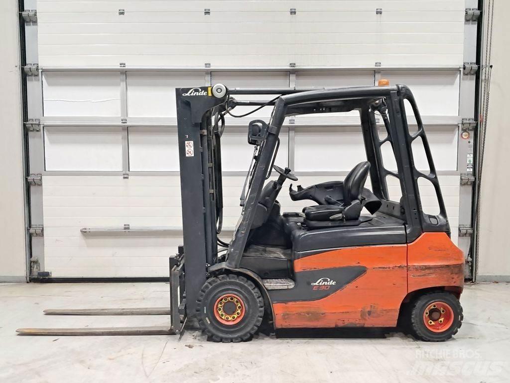 Linde E30-01 Stivuitor electric