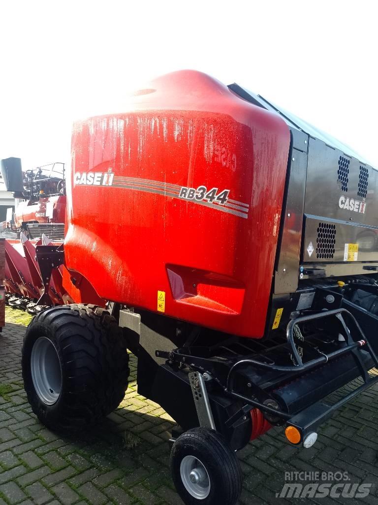 Case IH RB 344 Masina de balotat cilindric