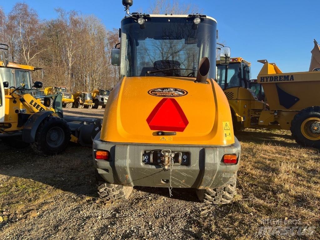Liebherr L 506 Incarcator pe pneuri