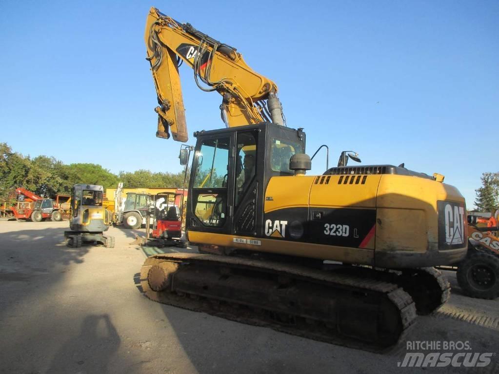 CAT 323 D L Excavatoare pe șenile
