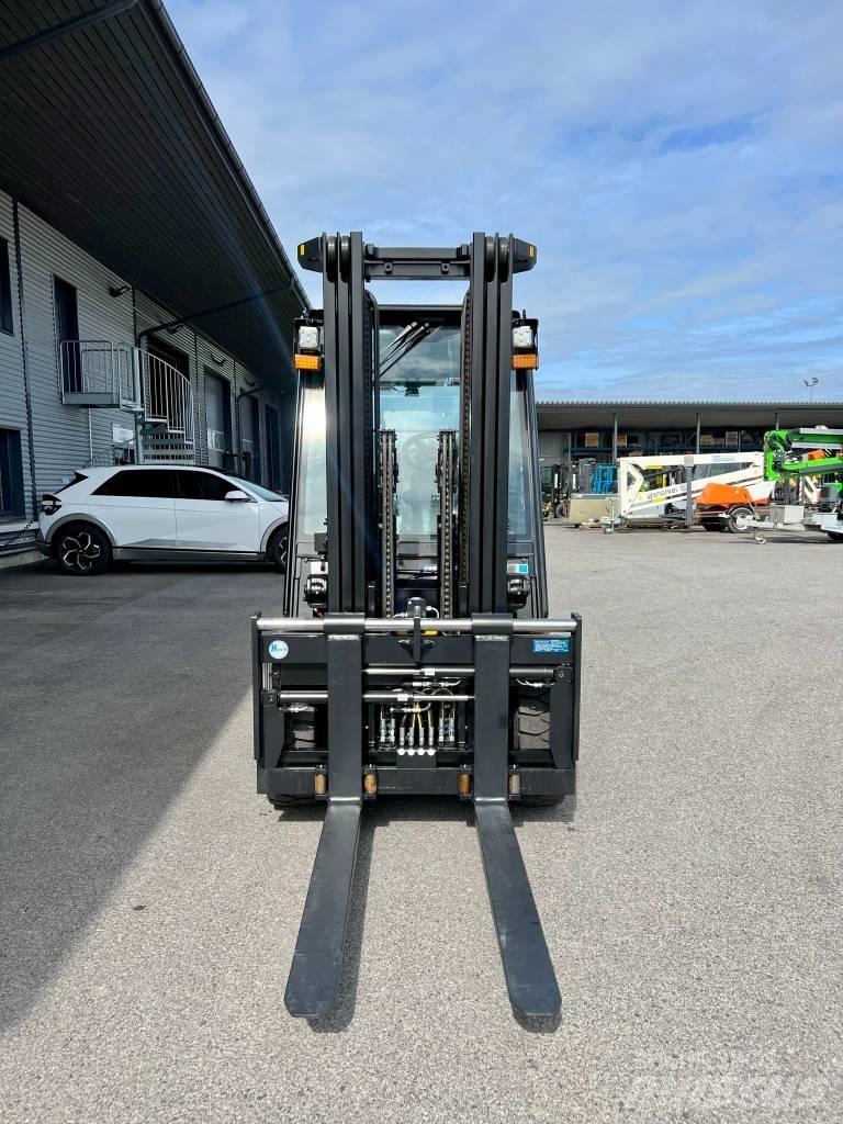 Hyundai 35DN-9V Stivuitor diesel