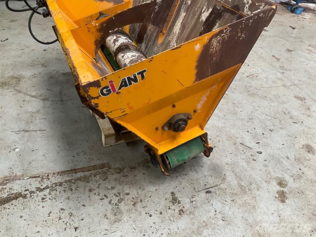 GiANT Sandskovl Utilaje si accesorii folosite la cresterea animalelor