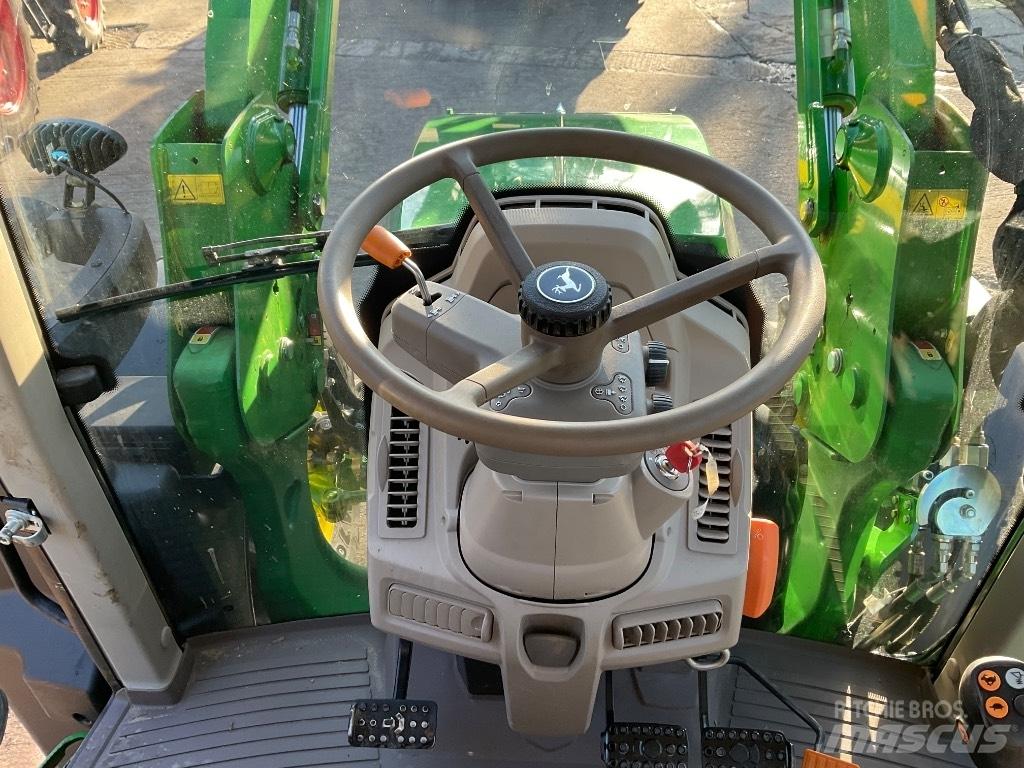 John Deere 6120 M Tractoare