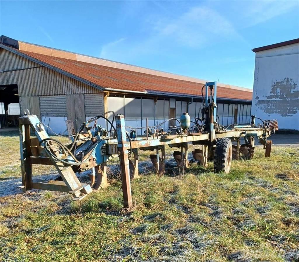 Fortschritt B550 Pluguri conventionale