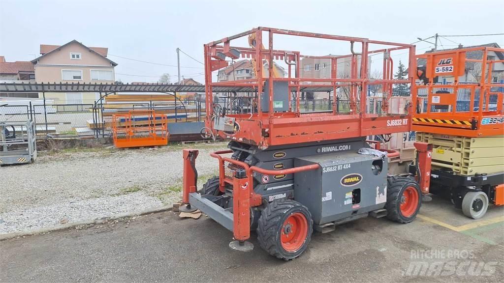 SkyJack SJ6832RTE Platforme foarfeca