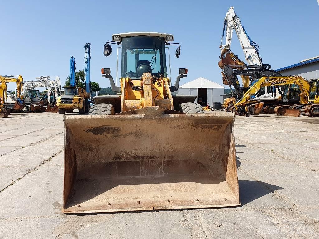 Liebherr L 538 Incarcator pe pneuri