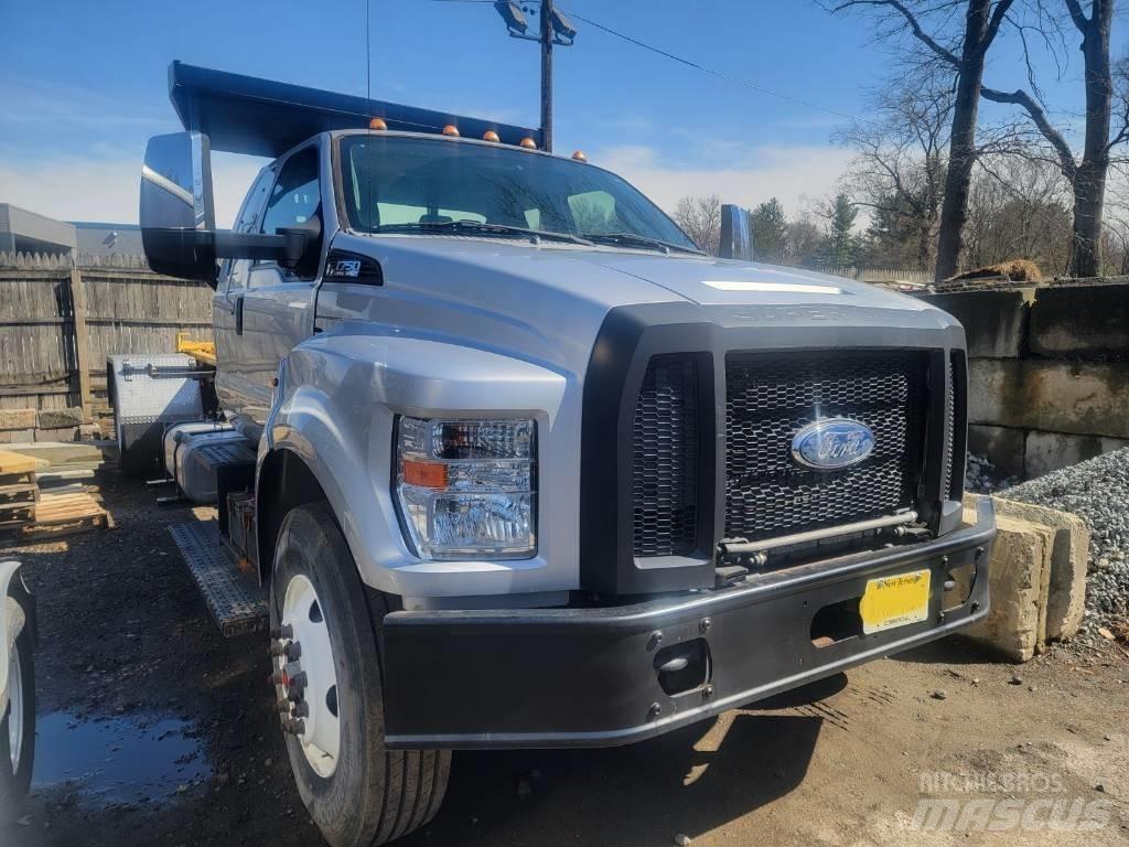 Ford F750 Camion cu carlig de ridicare