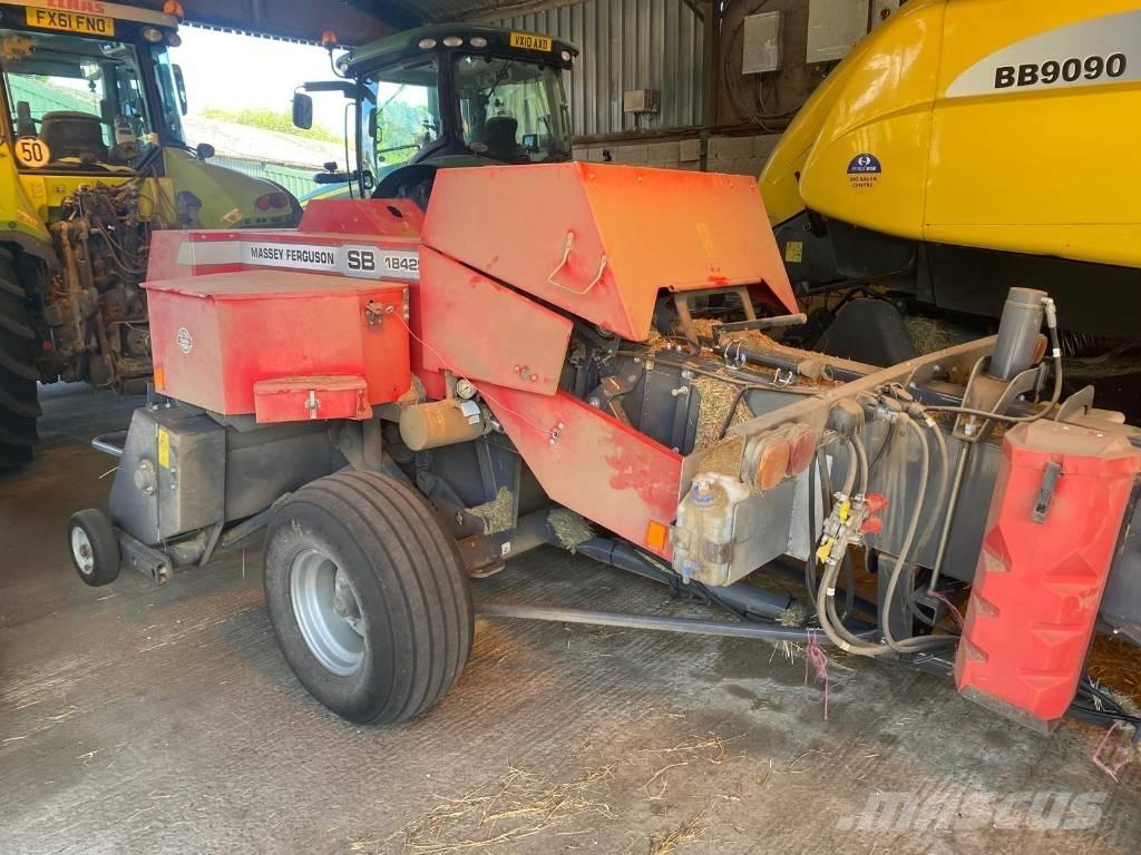 Massey Ferguson 1842 Baler dreptunghiular