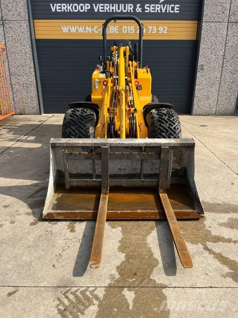 Knikmops KM 250 Incarcator pe pneuri
