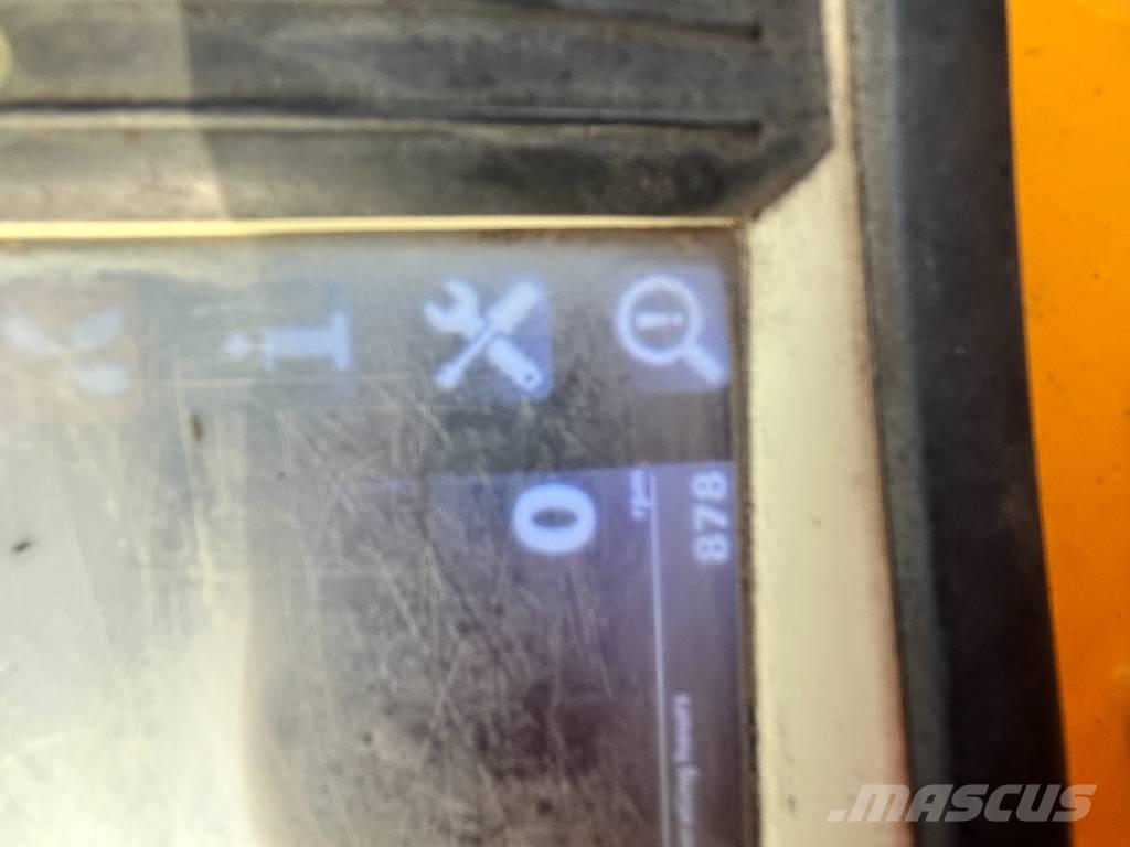 Knikmops KM 250 Incarcator pe pneuri