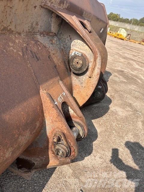 Volvo L 220 E BUCKET Pistoane