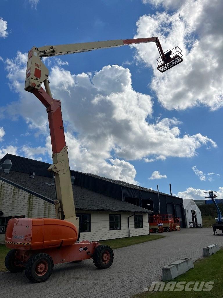 JLG 800 AJ Nacele cu brat articulat